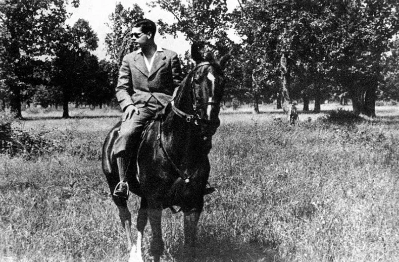 Regele Mihai este nu doar unul dintre cei mai longevivi suverani, ci a fost și unul dintre cei mai frumoși...