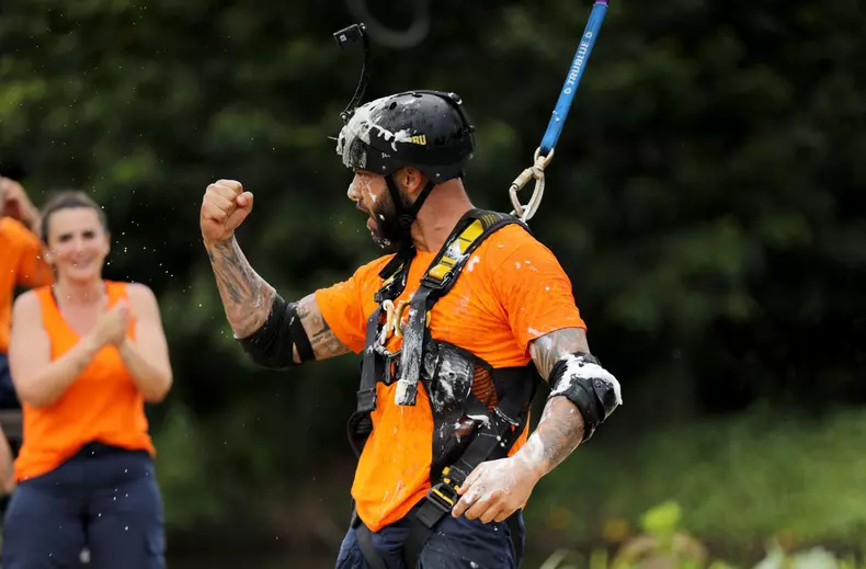 giani sunt celebru nominalizare