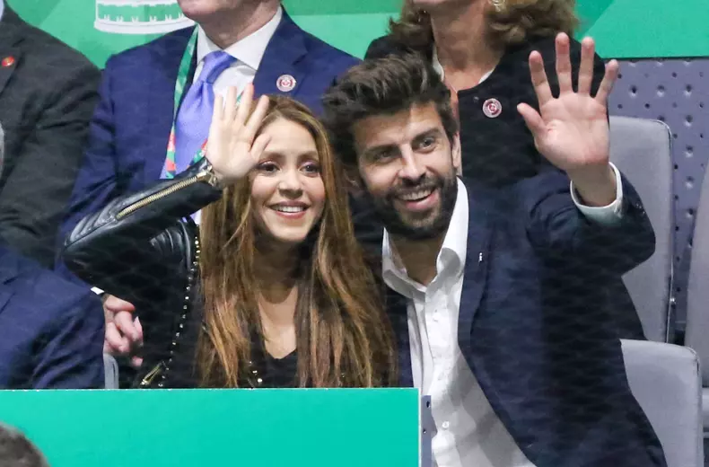 Shakira și Gerard Pique, din nou împreună după zvonul că se despart. Ce a pățit fotbalistul în fața casei artistei