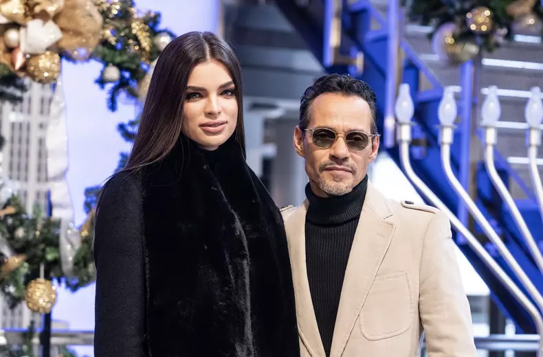 NY: Marc Anthony visits Empire State Building