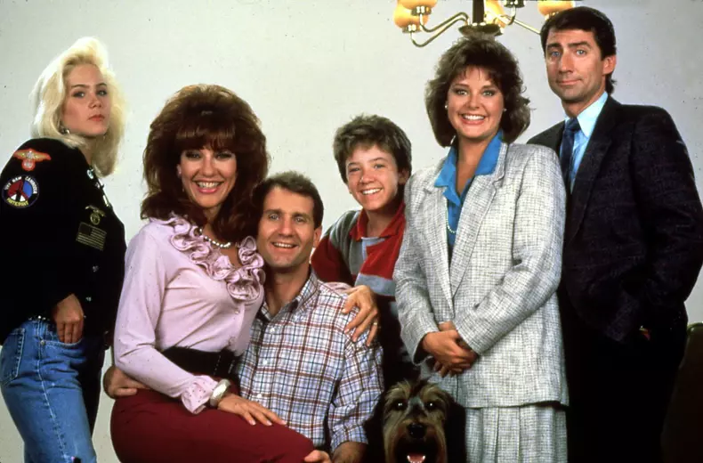 Eine Schrecklich Nette Familie, ***, Al, Amanda, Applegate, Bear