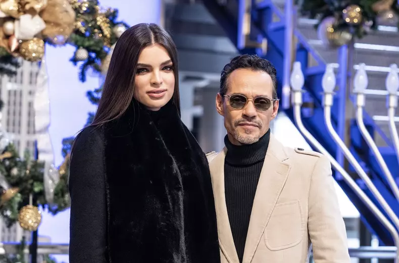NY: Marc Anthony visits Empire State Building