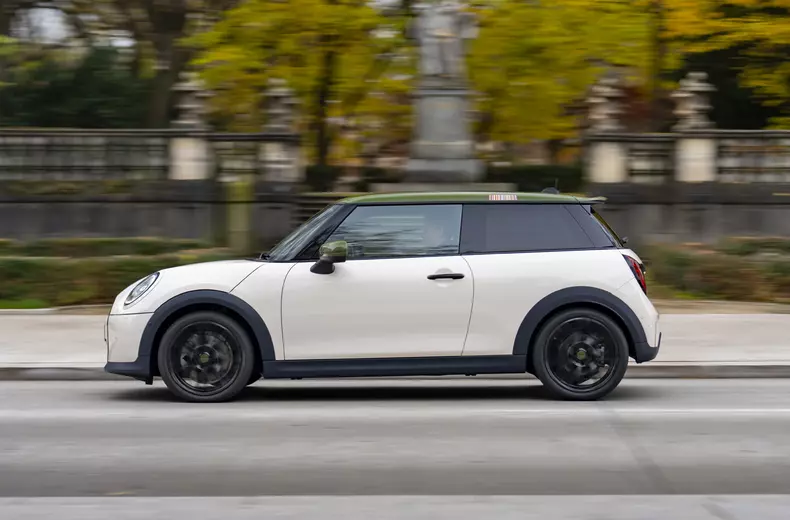 P90628179_highRes_mini-cooper-s-paul-s