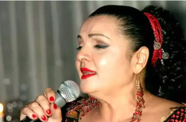 Cornelia-Catanga-8-1