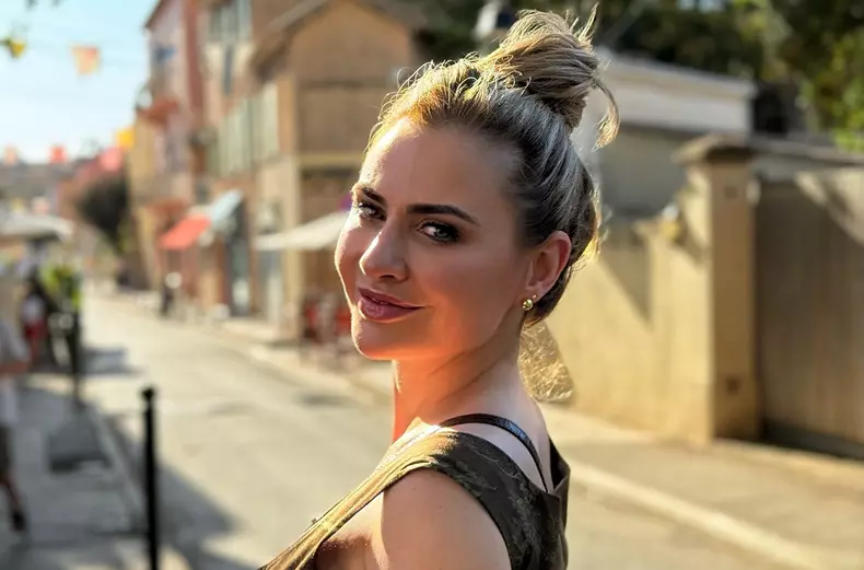 adina buzatu 11