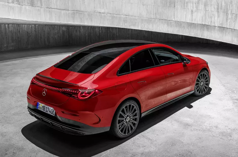 Der neue Mercedes-Benz CLA: großartig, mühelos, intuitiv und flexibel

The all-new Mercedes-Benz CLA: gorgeous, effortless, intuitive, and flexible.