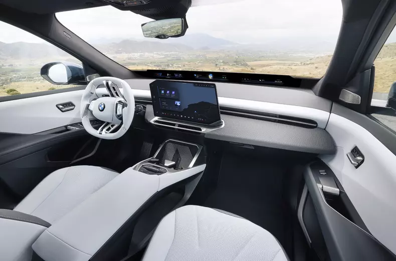 P90615655_highRes_the-new-bmw-ix3-50-x