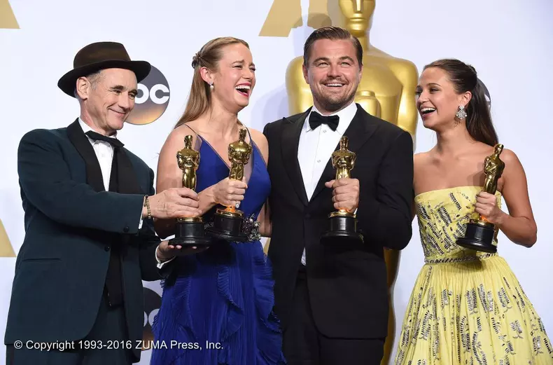 Premiile Oscar 2017 Postul E! transmite „Live from the red carpet”