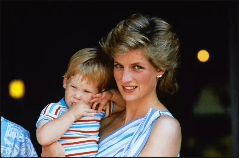 Prinţesa Diana şi fiul ei
