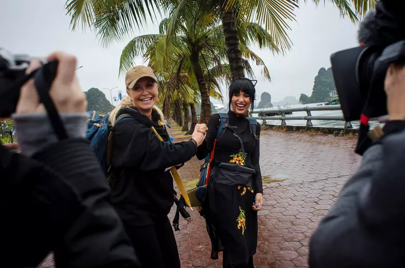 Ce s-a întâmplat în prima ediție „Asia Express” Vedetele au făcut autostopul și au mâncat pe jos, în casele localnicilor vietnamezi (2)