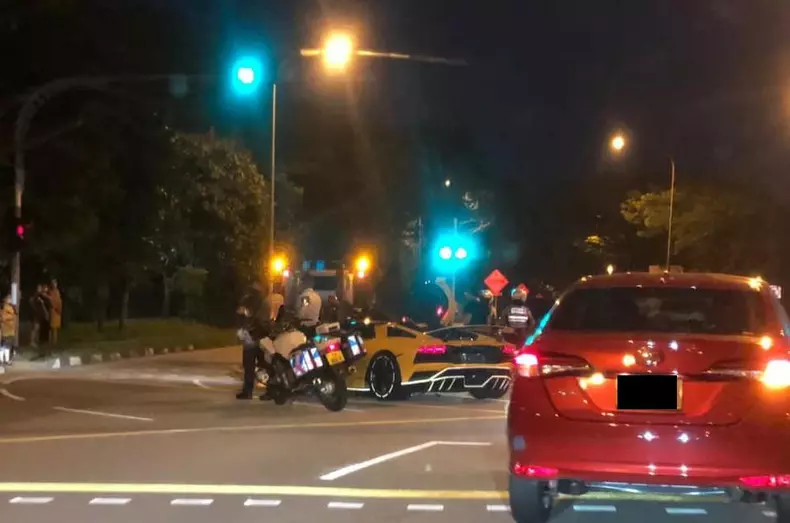 accident 2x lamborghini aventador 3