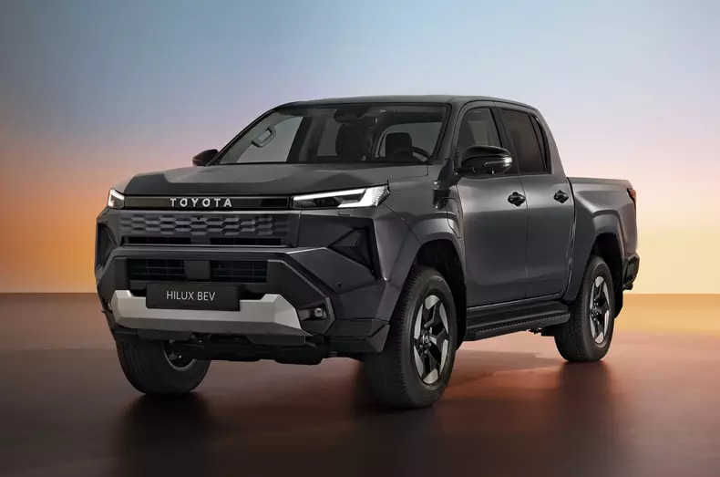 2025toyotahiluxbevhero1