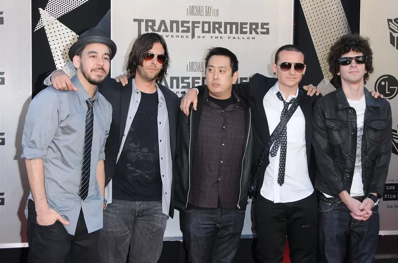 Solistul trupei Linkin Park, Chester Bennington, s-a sinucis