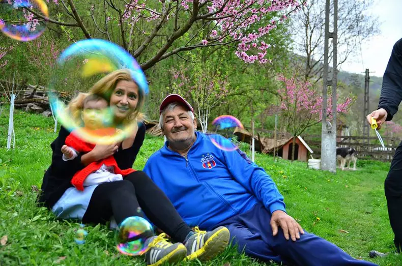 Tatăl Amaliei Enache a murit