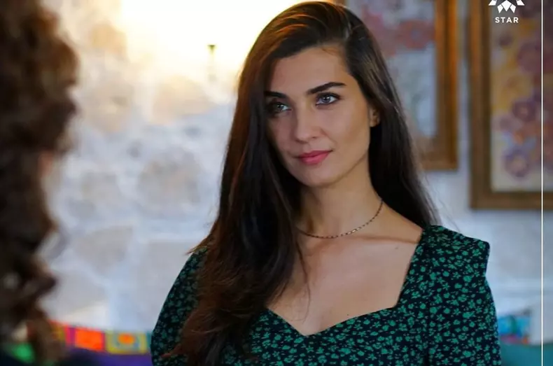 Ce-se-intampla-in-episodul-de-luni-2-mai-2022-din-serialul-turcesc-„Fiica-ambasadorului-1