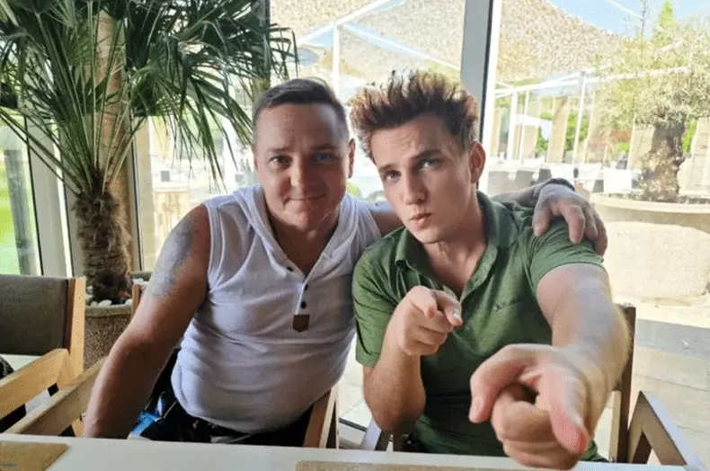 Traistariu si fratele lui