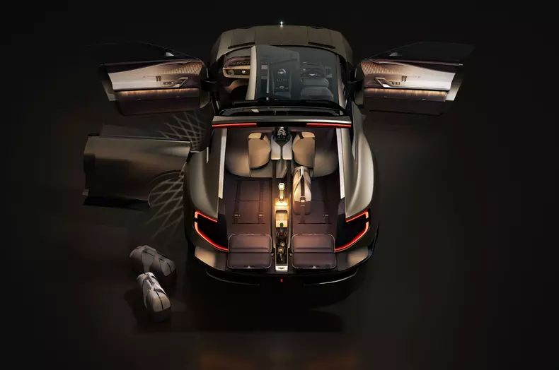 38 – EXP 15 Interior