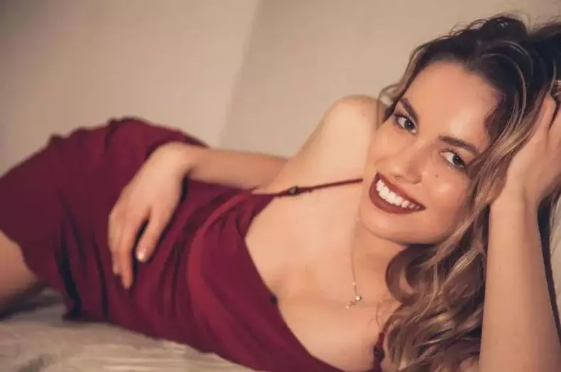 cine-este-Maria-Chi_u-de-la-Survivor-6