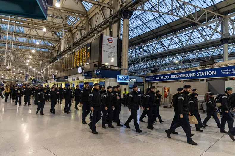Soldiers and mourners arrive at Waterloo Station for the Queen's funeral, London, UK - 19 Sep 2022