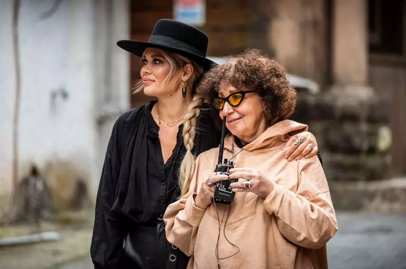 mona segall america express