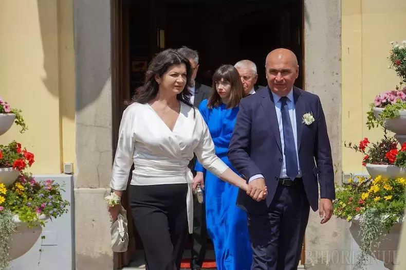 Cine este iubita lui Ilie Bolojan   (1)
