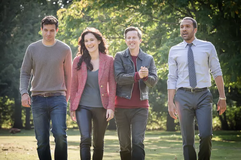 Tom-Cullen-Sarah-Solemani-Lee-Ingleby-si-O-T-Fagbenle-de-la-st.anga-la-dreapta-Focus-Sat-TV