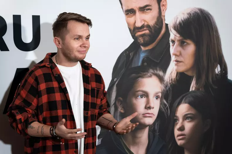 Ce-tinute-au-purtat-vedetele-la-premiera-de-gala-a-„Odata-pentru-totdeauna-filmul-regizat-de-Iura-Luncasu-1