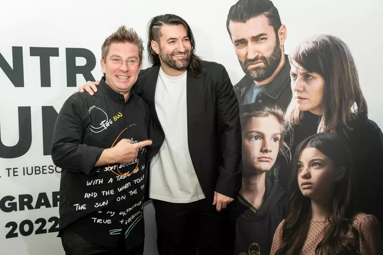 Ce-tinute-au-purtat-vedetele-la-premiera-de-gala-a-„Odata-pentru-totdeauna-filmul-regizat-de-Iura-Luncasu-10