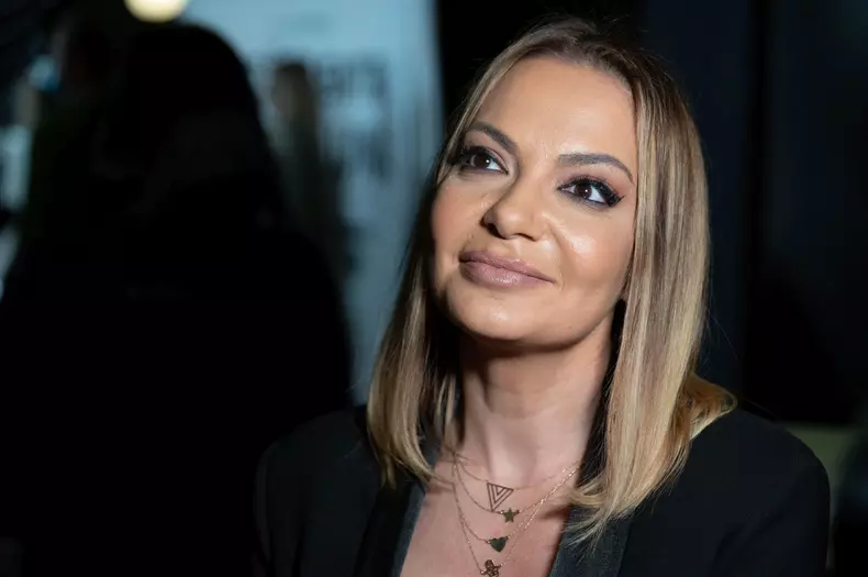 Ce-tinute-au-purtat-vedetele-la-premiera-de-gala-a-„Odata-pentru-totdeauna-filmul-regizat-de-Iura-Luncasu-16