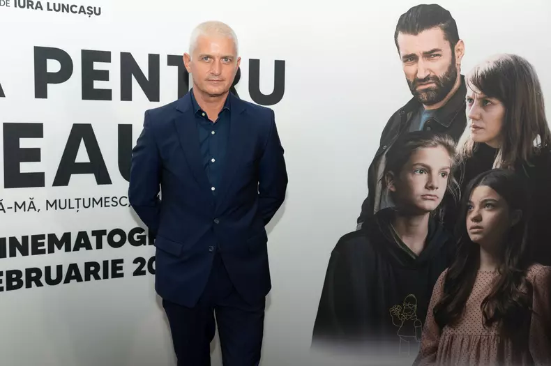 Ce-tinute-au-purtat-vedetele-la-premiera-de-gala-a-„Odata-pentru-totdeauna-filmul-regizat-de-Iura-Luncasu-3