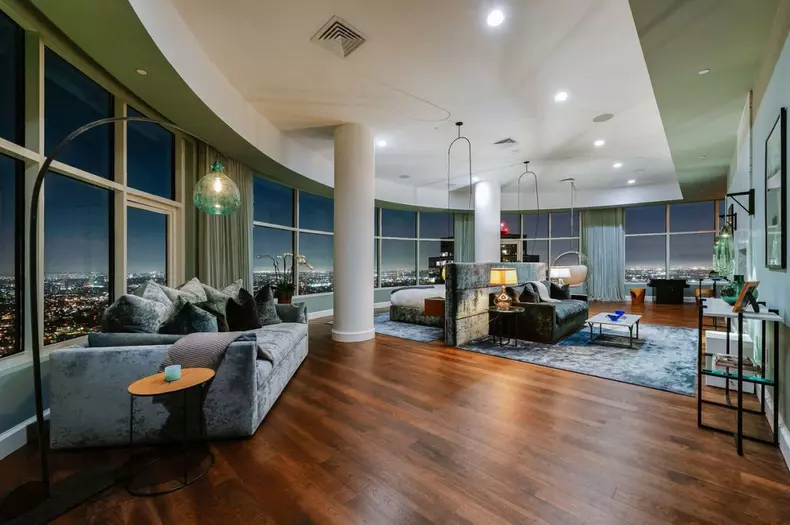 Rihanna și-a cumpărat un apartament cu o sumă fabuloasă