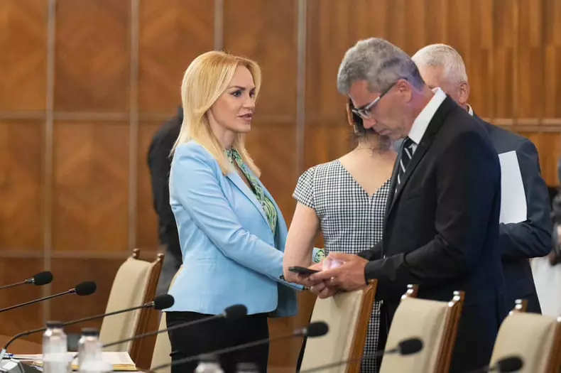 gabriela-firea-4