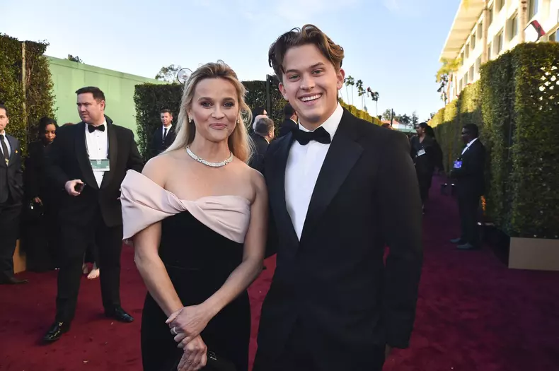 Reese Witherspoon cu fiul ei