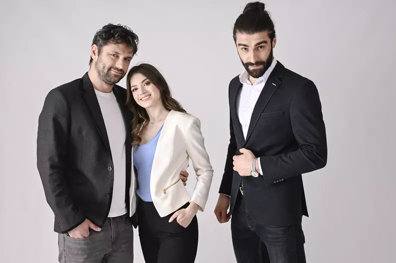 Distribuția Adela s-a mărit cu încă un actor. Îl știi din serialul Sacrificiul, tot de pe Antena 1 (4)