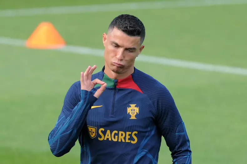 Cristiano Ronaldo a devenit cel mai bine plătit star pe Instagram