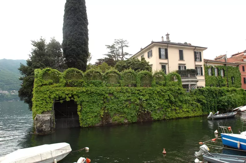 george-clooney-isi-vinde-vila-de-pe-lacul-como-dupa-20-de-ani-5