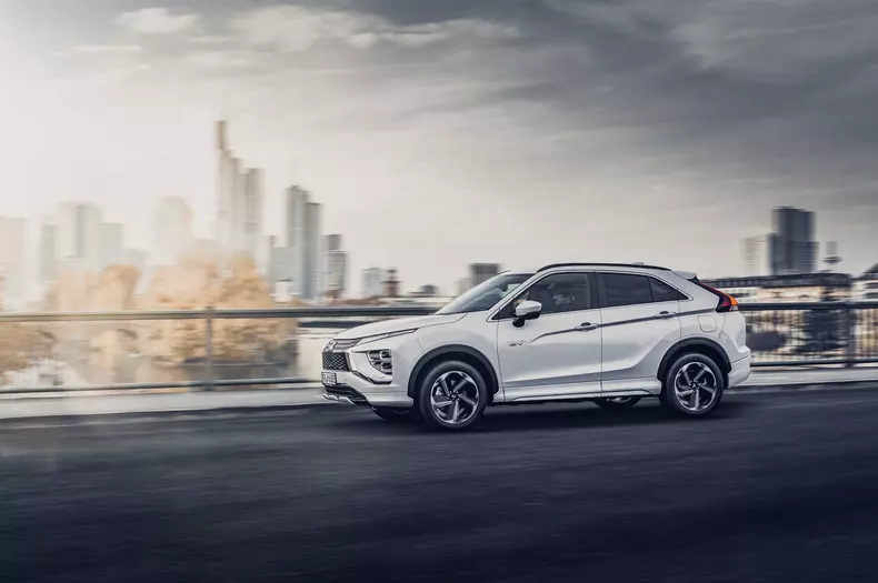 Mitsubishi Eclipse Cross facelift PHEV 22