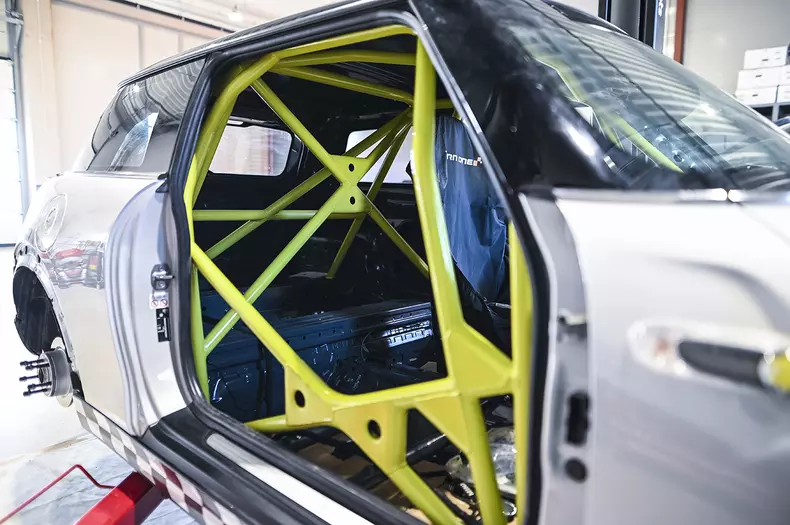 P90455983_highRes_racing-mimi-evo-2022