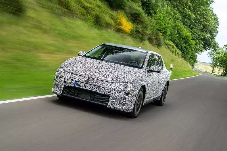 kia-ev4-endurance-nurburgring-dynamic-4