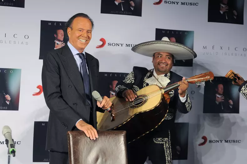 Julio Iglesias 'Mexico' album launch, Mexico City, Mexico - 23 Sep 2015