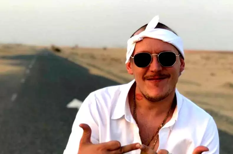 Alice-Badea-Whatsup-1