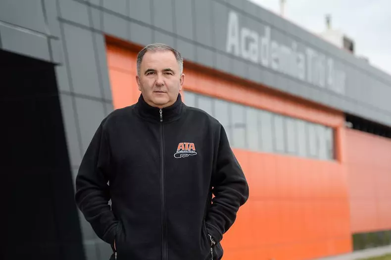 47240950_1829366663827554_266717941528002560_n