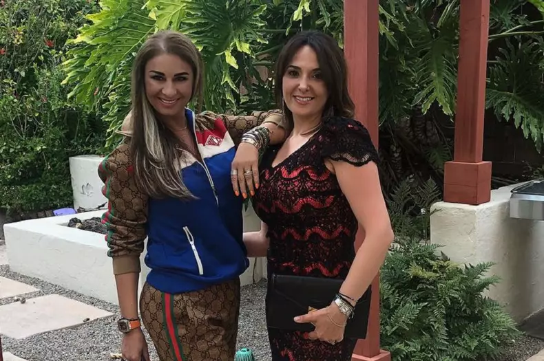 cine-este-anca-savelio-sora-anamariei-prodan-9