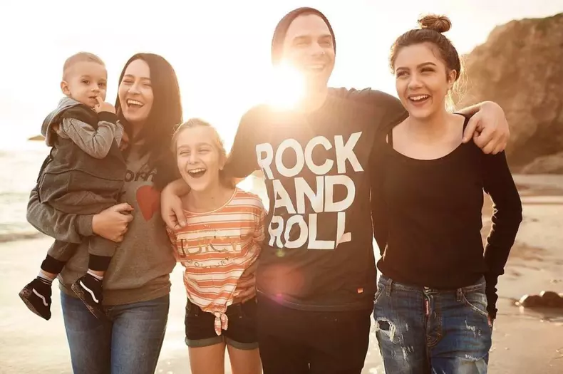 ol6thgsxfb-amalia-nastase-familie-1000x999-1