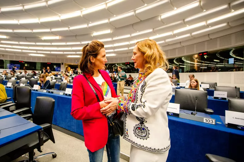 elena-lasconi-1-10
