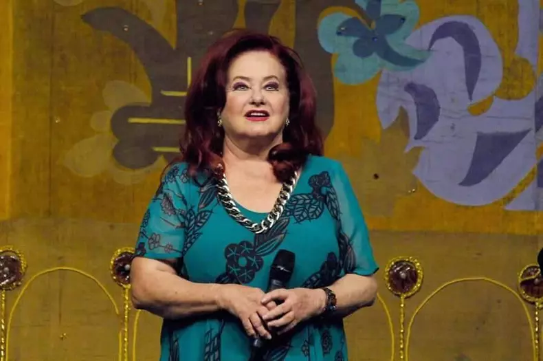 Stela Popescu9