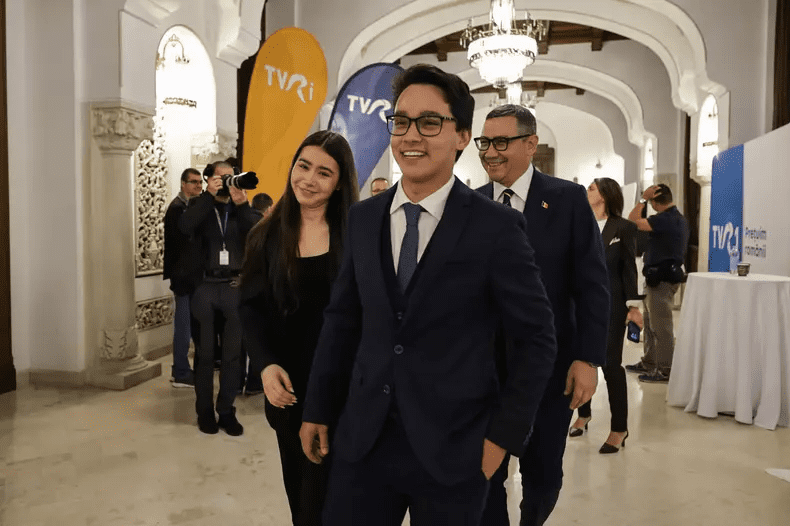 andrei-ponta-irina-ponta-copii-victor-ponta-dezbatere-electorala-tvr-1