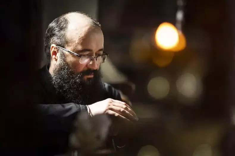 visarion-alexa-parintele-acuzat