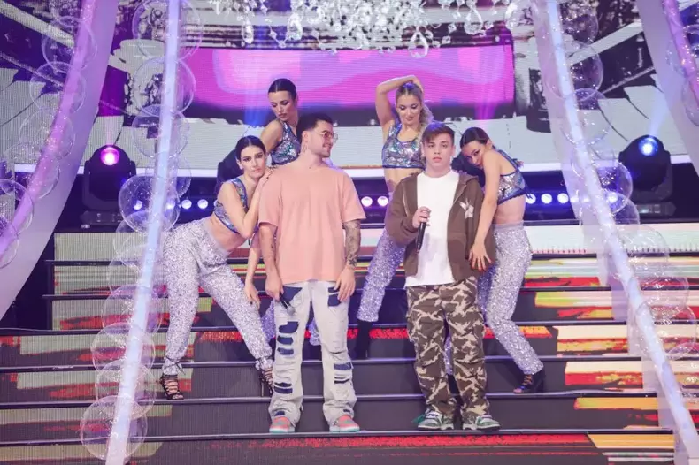 revelionul-cel-nebunmario-fresh-1024x682-1