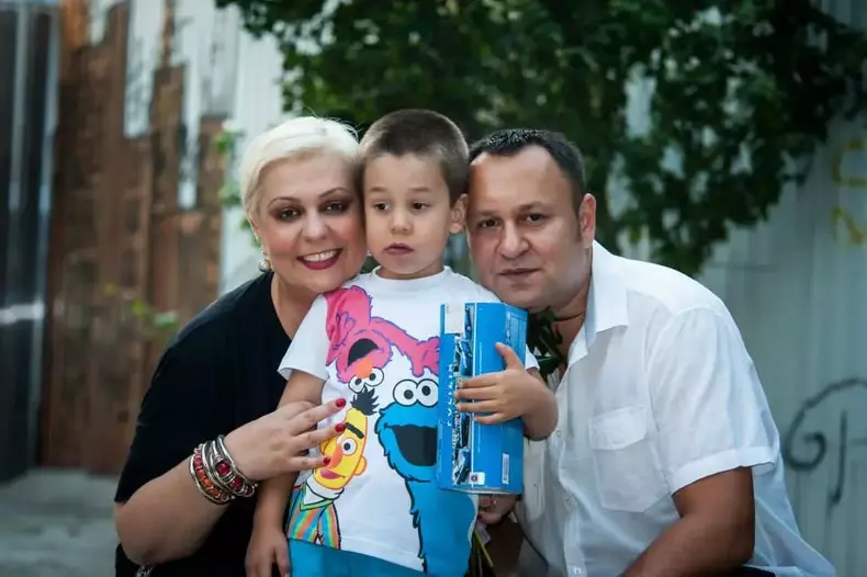 cb0389bc-17c6-4e2d-9839-253bb3cacea5